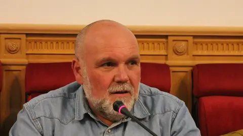 Txema Fernández pide un Centro de Protección animal Txema Fernández pide un Centro de Protección animal