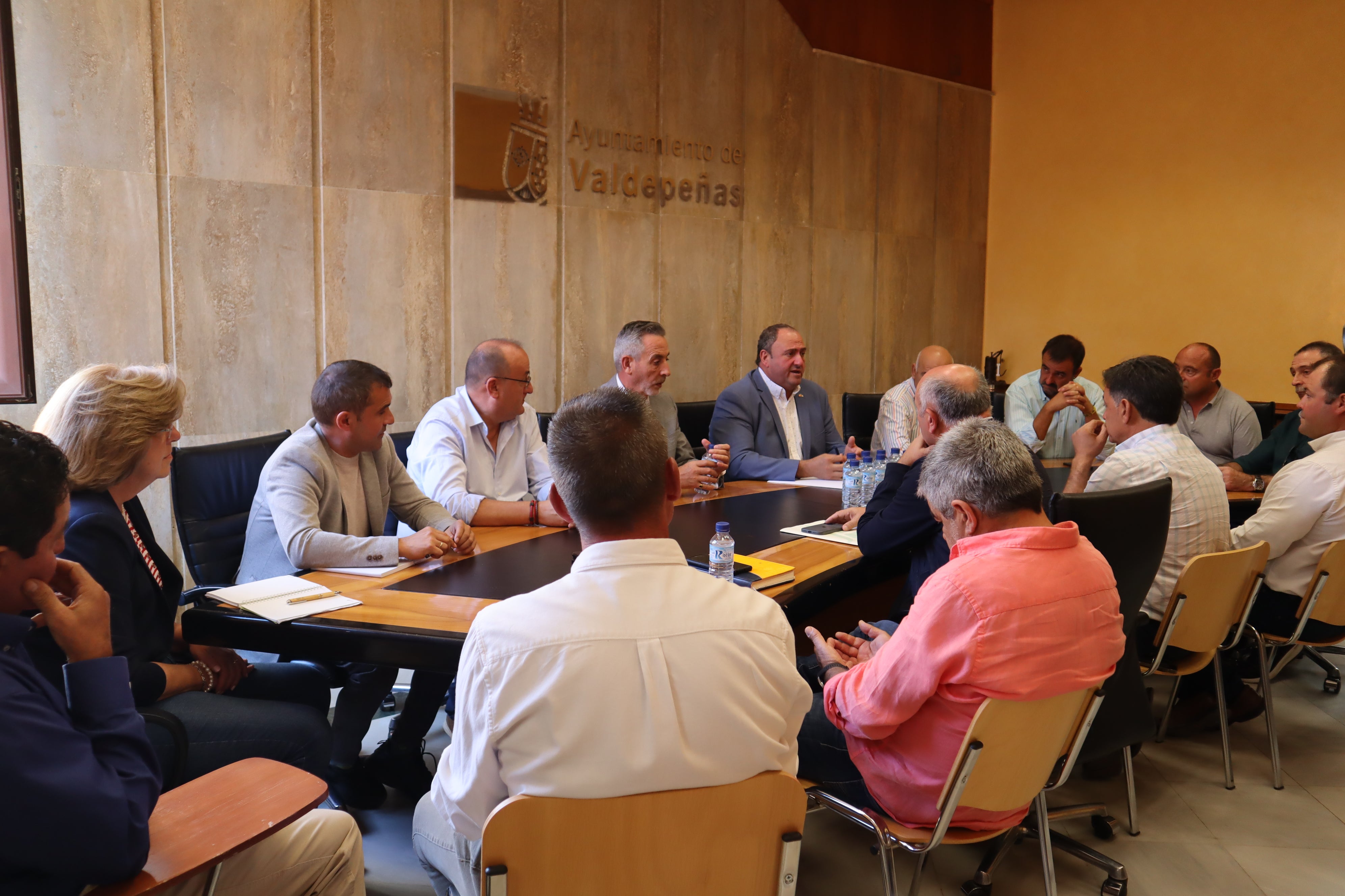 Unión de Uniones denuncia su exclusión de la reunión de productores para analizar la situación de la DO Valdepeñas Unión de Uniones denuncia su exclusión de la reunión de productores para analizar la situación de la DO Valdepeñas
