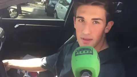 Jesús Vázquez agradece el cariño de los valencianistas a la salida de Paterna Jesús Vázquez agradece el cariño de los valencianistas a la salida de Paterna