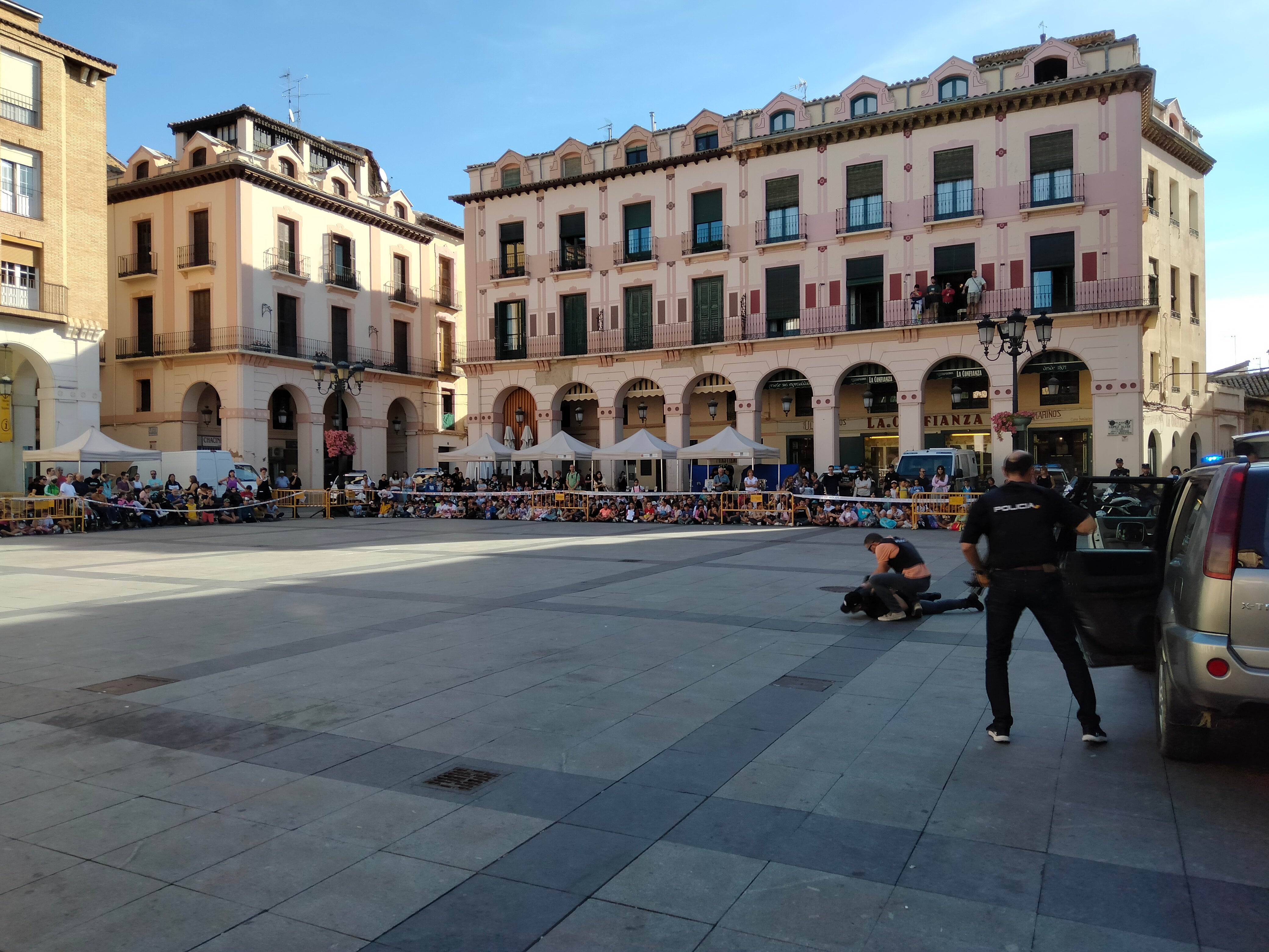 Casi 600 niños disfrutan de las exhibiciones de la Policía Nacional Casi 600 niños disfrutan de las exhibiciones de la Policía Nacional