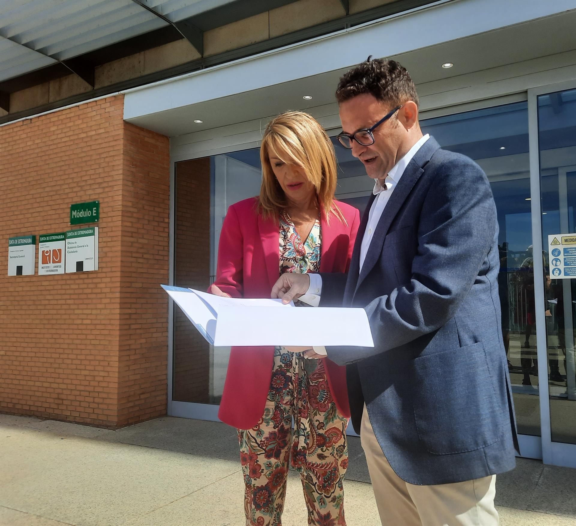 El PSOE registra alegaciones al "decretazo" fiscal de Guardiola para evitar "privilegios" y rebajas impositivas a los más ricos El PSOE registra alegaciones al "decretazo" fiscal de Guardiola para evitar "privilegios" y rebajas impositivas a los más ricos