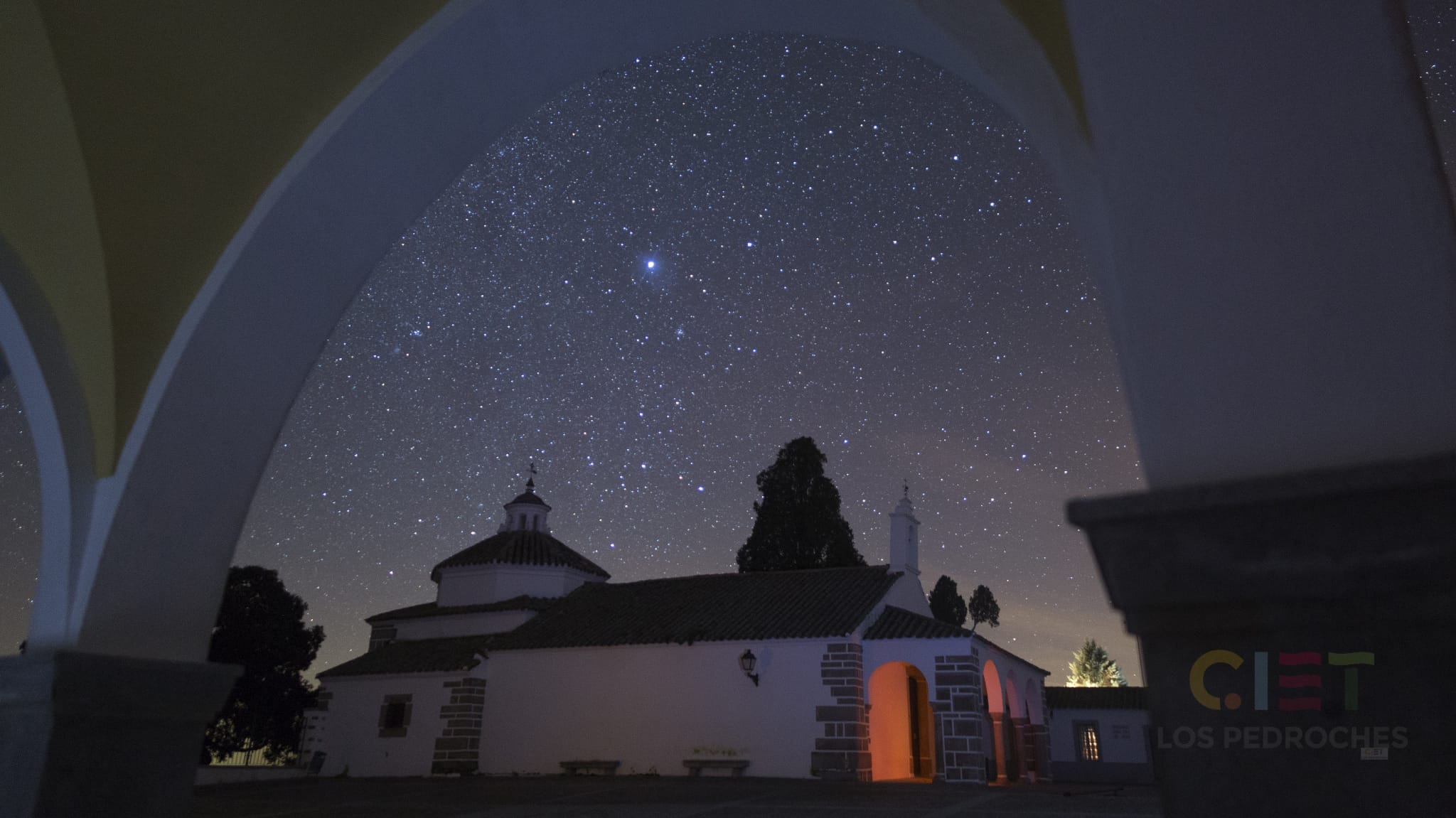 Un estreno con estrellas Un estreno con estrellas