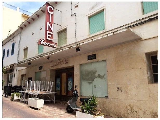 Sant Antoni seguirá insistiendo al Consell de Ibiza para que el antiguo Cine Torres se convierta en equipamiento cultural para el municipio Sant Antoni seguirá insistiendo al Consell de Ibiza para que el antiguo Cine Torres se convierta en equipamiento cultural para el municipio