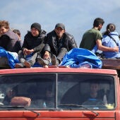Refugiados de Nagorno-Karabakh camino de Armenia