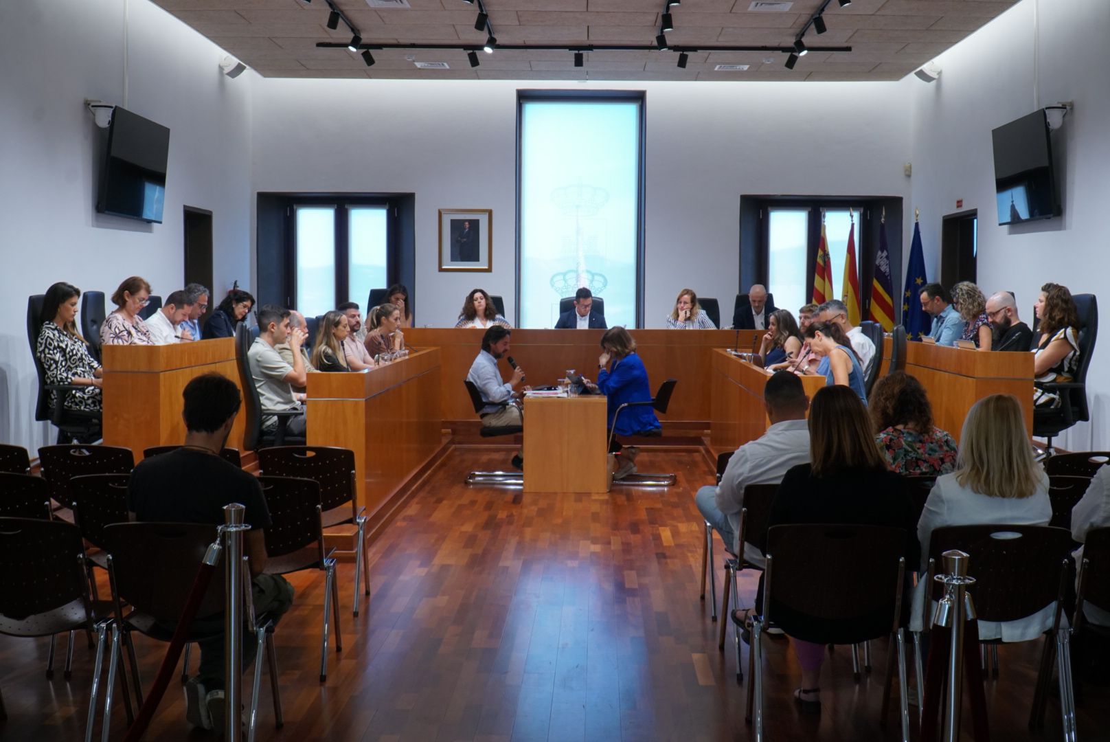 El Ayuntamiento de Ibiza da luz verde a la modificación del contrato de gestión de limpieza de la ciudad El Ayuntamiento de Ibiza da luz verde a la modificación del contrato de gestión de limpieza de la ciudad