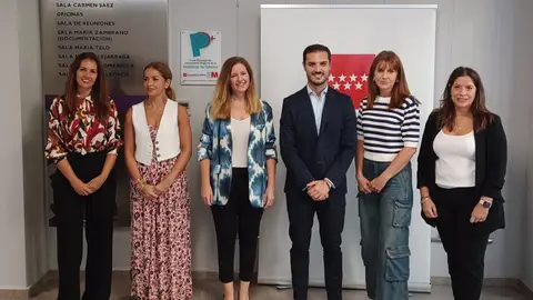 La Comunidad de Madrid anuncia la apertura de un Centro de Crisis 24 horas en Torrejón de Ardoz para la atención a mujeres víctimas de violencia sexual La consejera Ana Dávila junto al alcalde torrejonero en su visita al Punto Muncipal para víctimas de violencia de Torrejón de Ardoz