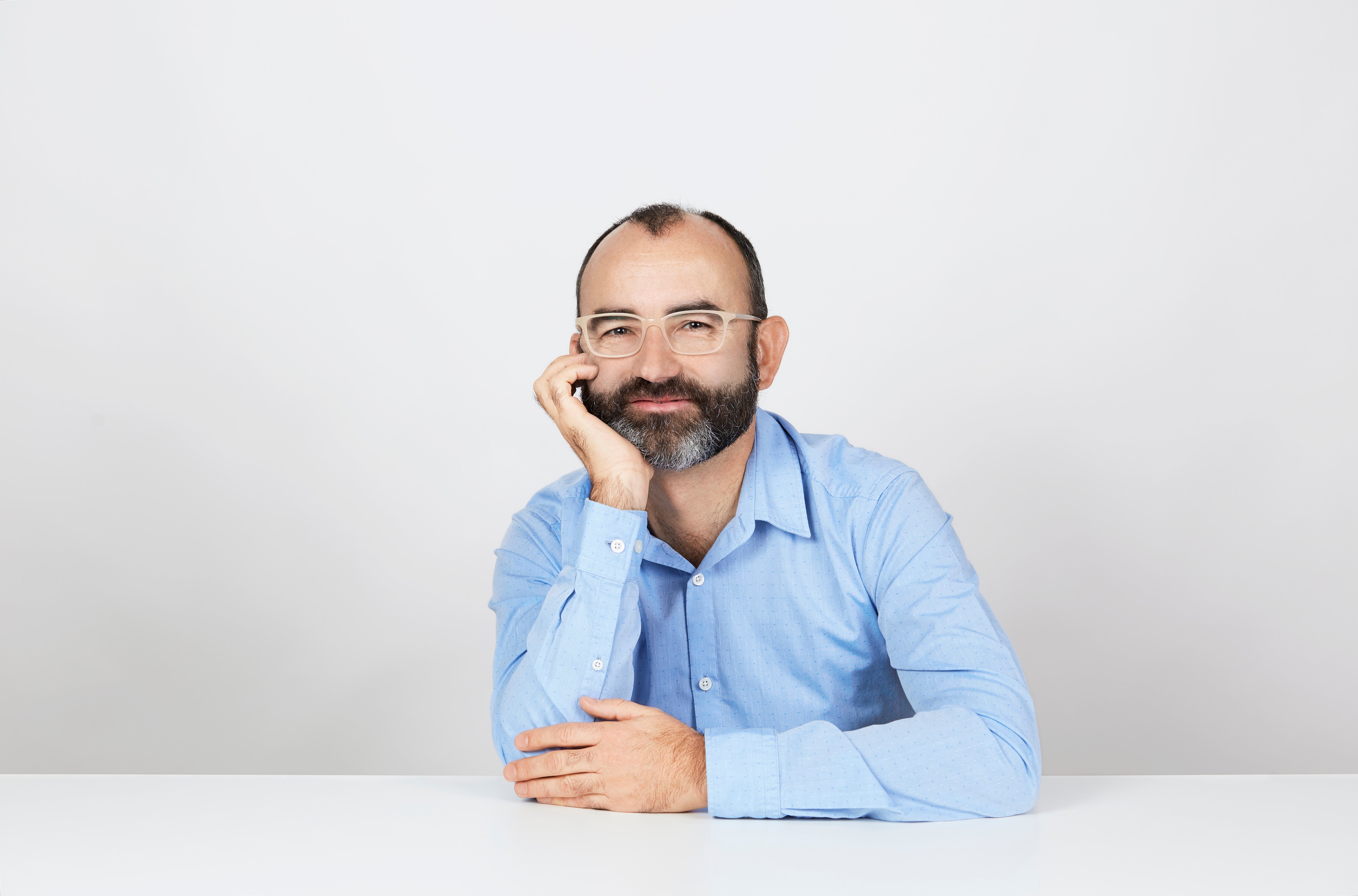 Rafael Santandreu: "No hagas montañas de granos de arena" Rafael Santandreu: "No hagas montañas de granos de arena"