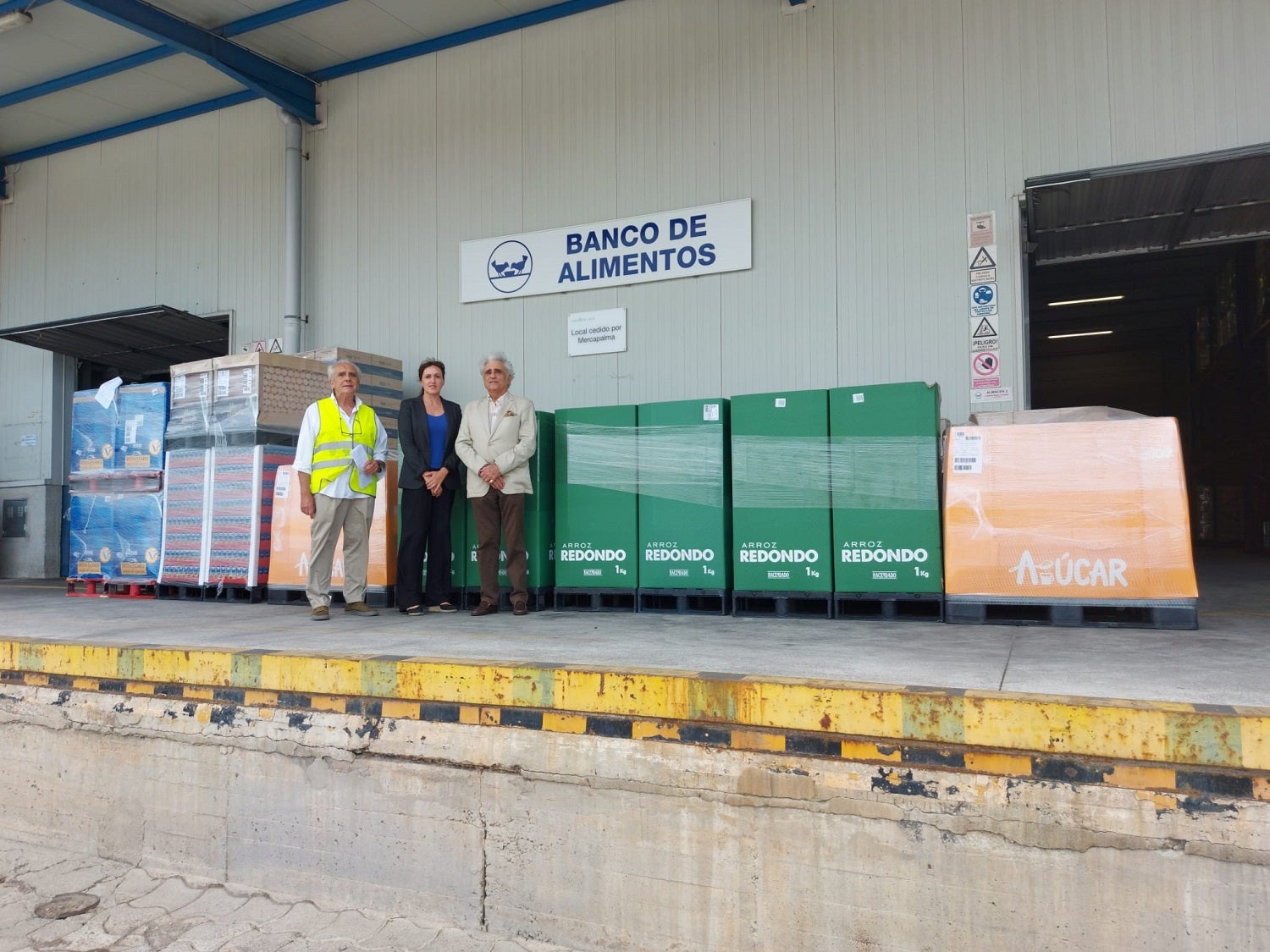 Mercadona dona 20 toneladas de productos de primera necesidad a la Fundación Banco de Alimentos de Mallorca Mercadona dona 20 toneladas de productos de primera necesidad a la Fundación Banco de Alimentos de Mallorca