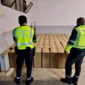 La Guardia Civil aprehende más de 42.000 cajetillas de tabaco de contrabando en la A-5 a la altura de Trujillo