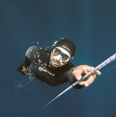 Miguel Lozano: "sólo doce personas han pisado la luna pero sólo diez han superado los 120 metros de profundidad en apnea" Miguel Lozano: "sólo doce personas han pisado la luna pero sólo diez han superado los 120 metros de profundidad en apnea"