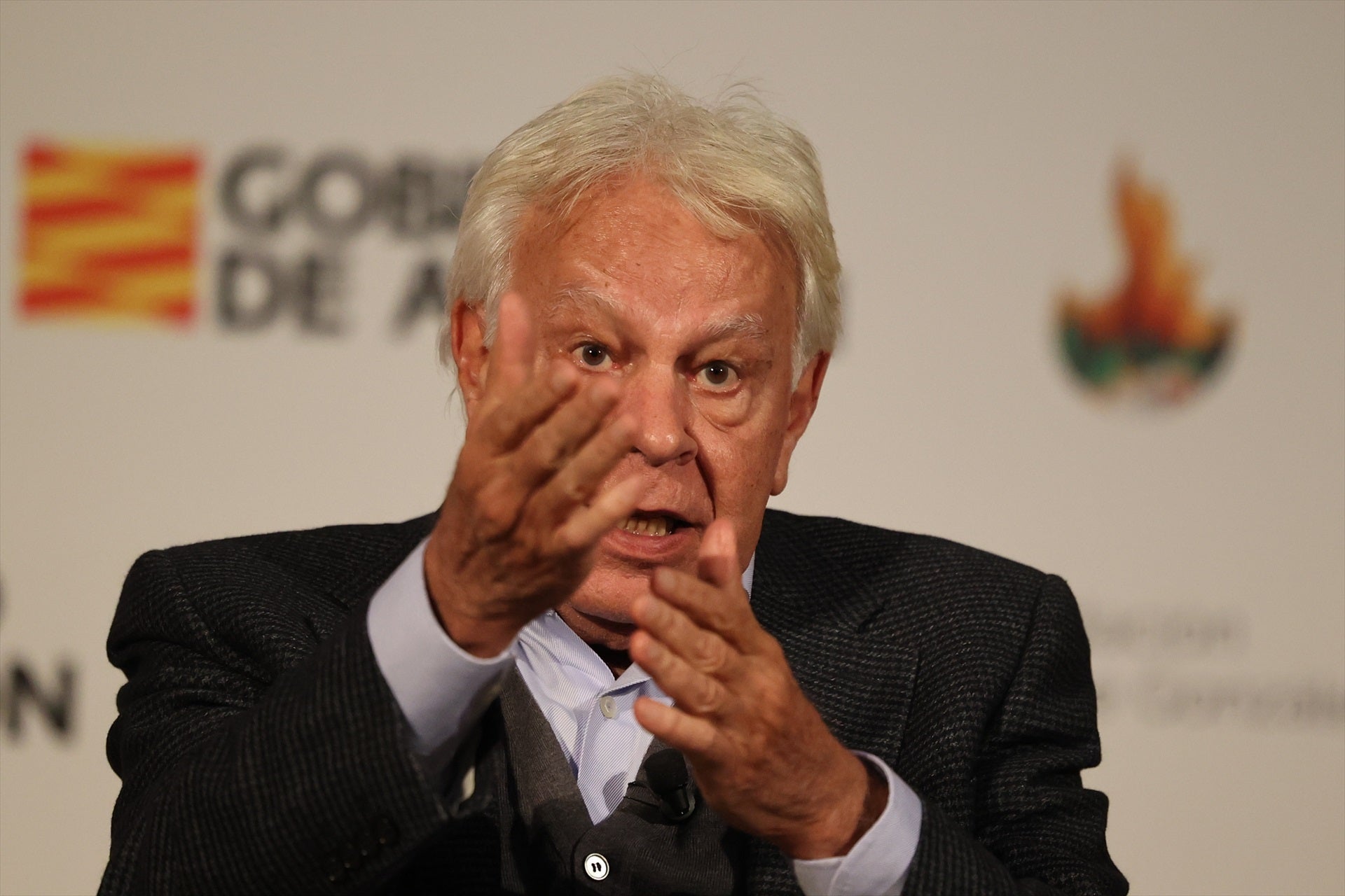 Felipe González ironiza sobre el pacto del PSOE con independentistas catalanes: "Los demás no valemos nada" Felipe González ironiza sobre el pacto del PSOE con independentistas catalanes: "Los demás no valemos nada"