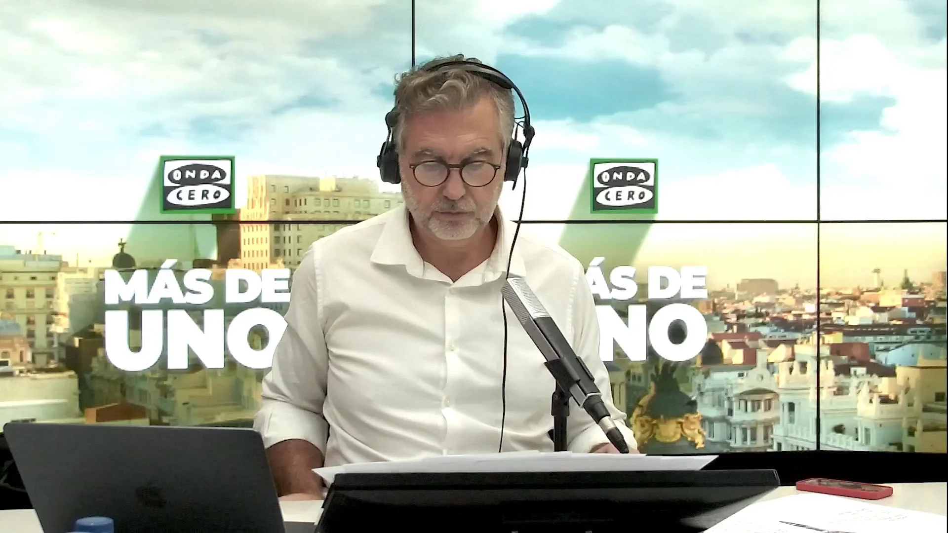 Alsina critica la "campaña de persuasión" del PSOE sobre la amnistía: "Dejen de reescribir la historia a su capricho" Alsina critica la "campaña de persuasión" del PSOE sobre la amnistía: "Dejen de reescribir la historia a su capricho"