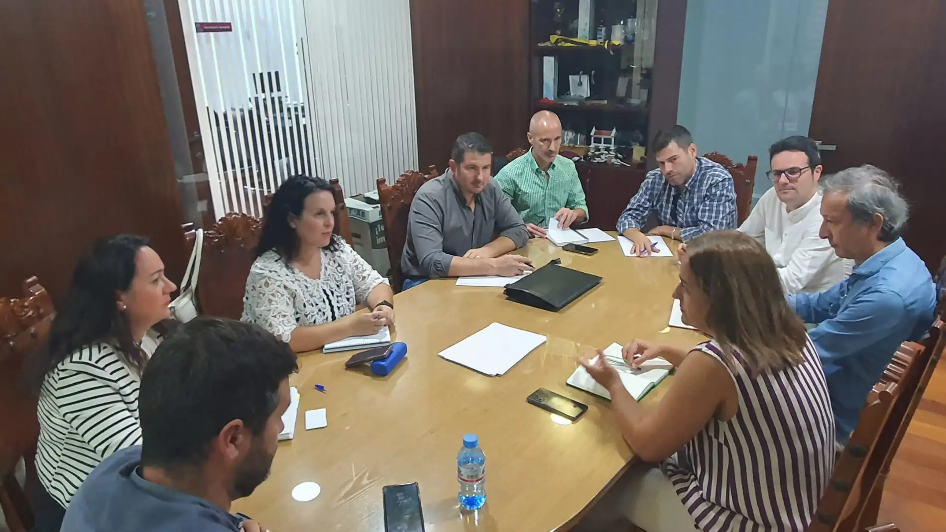 Un instante de la reunión celebrada en el Ayuntamiento de Chiclana