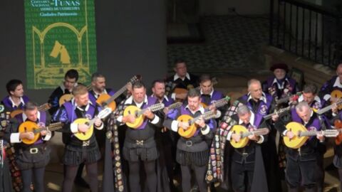 La Tuna de Alcal&aacute; durante su actuaci&oacute;n en el XXV Certamen de Tunas Ciudades Patrimonio