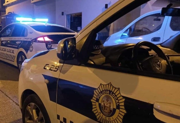 Prisión para el hombre que intentó tirar a su pareja por el balcón delante de sus hijos en Alcoi Prisión para el hombre que intentó tirar a su pareja por el balcón delante de sus hijos en Alcoi