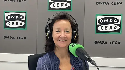Carmen Adolfina Martínez es profesora de alemán en la Escuela Oficial de Idiomas de Benidorm. Carmen Adolfina Martínez es profesora de alemán en la Escuela Oficial de Idiomas de Benidorm.