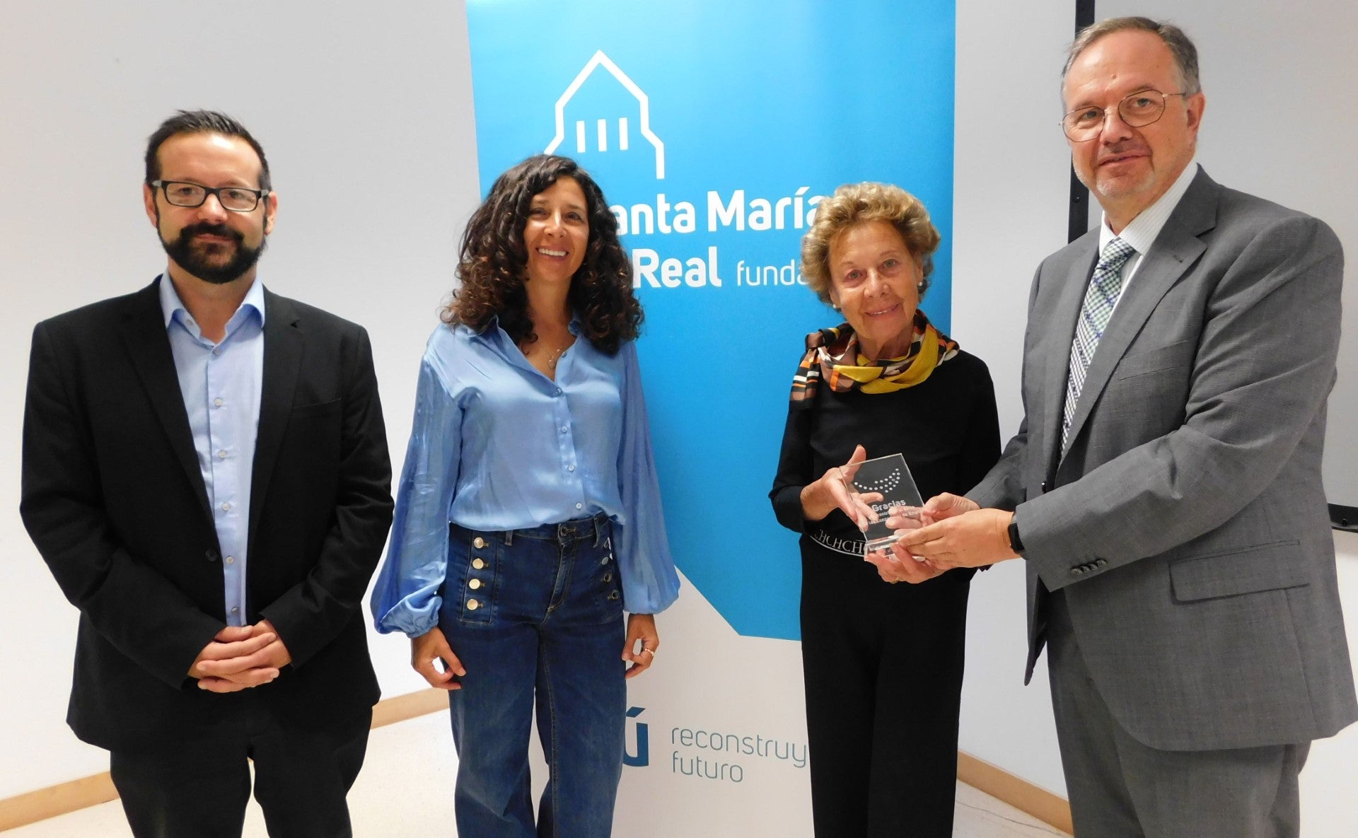 Santa María la Real reconoce el compromiso de Gullón con el empleo inclusivo por incorporar 200 personas en diez años del programa lanzaderas Santa María la Real reconoce el compromiso de Gullón con el empleo inclusivo por incorporar 200 personas en diez años del programa lanzaderas