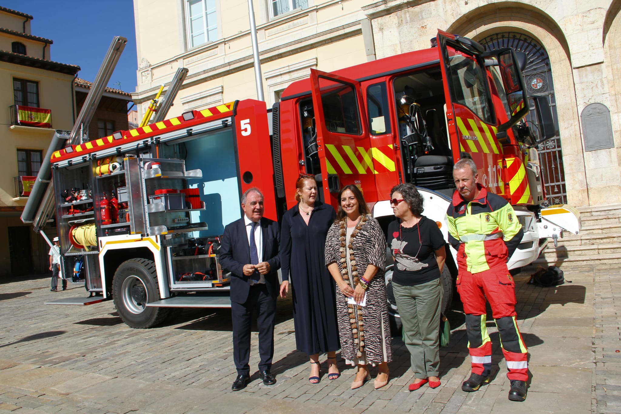 La Junta aporta un vehículo bomba y material al Servicio de Prevención, Extinción de Incendios y Salvamento del Ayuntamiento de Palencia La Junta aporta un vehículo bomba y material al Servicio de Prevención, Extinción de Incendios y Salvamento del Ayuntamiento de Palencia
