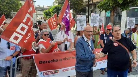 UGT y CCOO reclaman en Extremadura una Ley de Derechos de Personas Mayores y la bajada de precios en servicios esenciales UGT y CCOO reclaman en Extremadura una Ley de Derechos de Personas Mayores y la bajada de precios en servicios esenciales