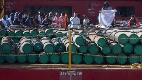 Detenidos por piratería nueve de los migrantes que se amotinaron en barco que los rescató, Fuerteventura Detenidos por piratería nueve de los migrantes que se amotinaron en barco que los rescató, Fuerteventura