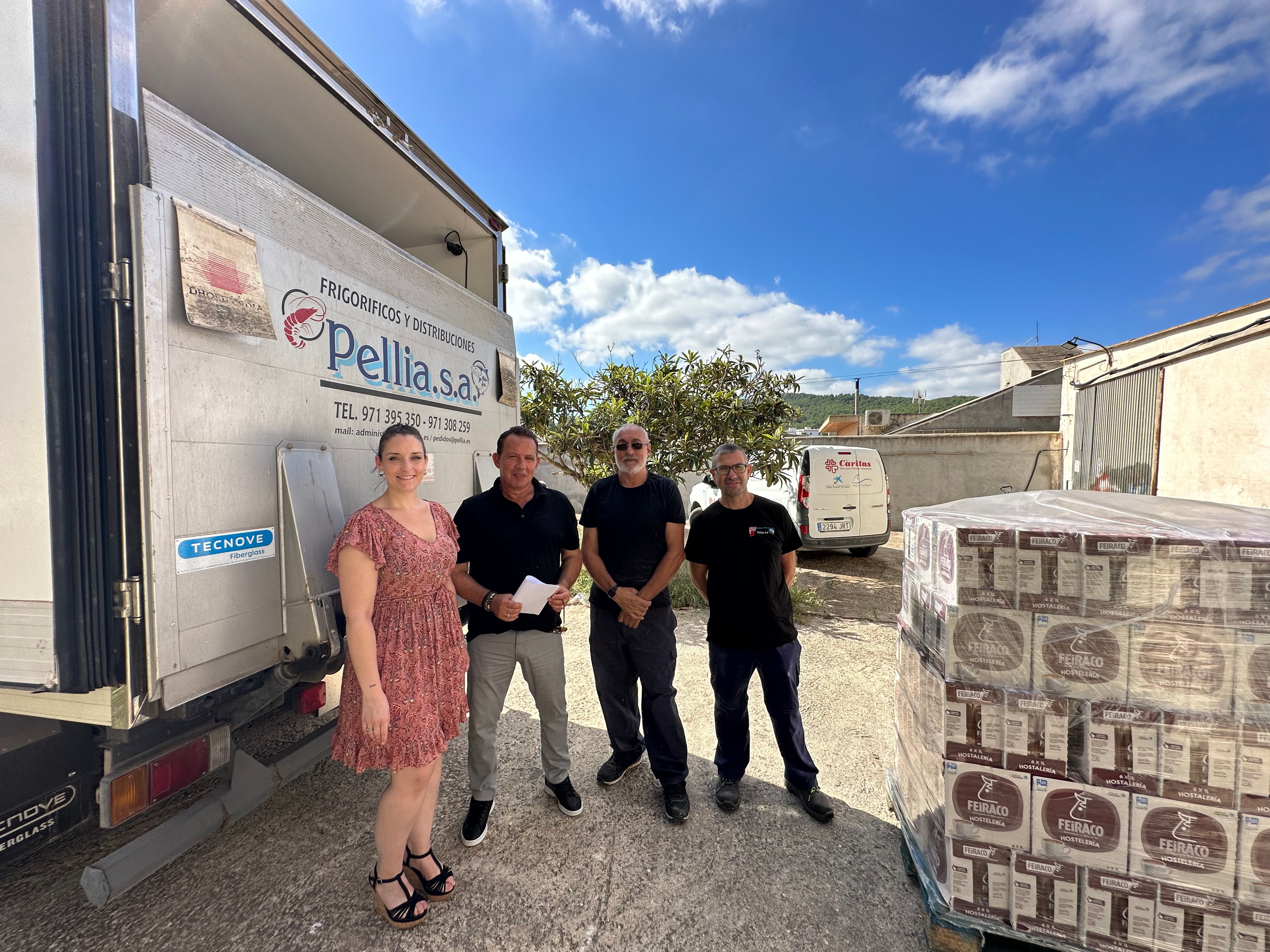 Vibra Hotels y Frigoríficos y Distribuciones Pellia donan 2.880 litros de leche a Cáritas Diocesana de Ibiza Vibra Hotels y Frigoríficos y Distribuciones Pellia donan 2.880 litros de leche a Cáritas Diocesana de Ibiza