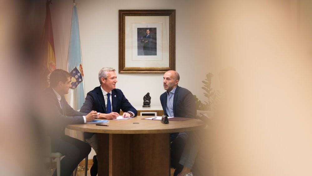 Reunión de Alfonso Rueda e Gonzalo Jácome