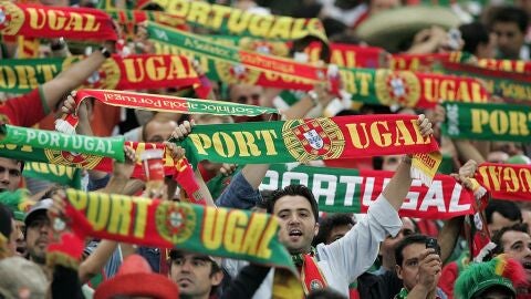 Aficionados de f&uacute;tbol de la selecci&oacute;n de Portugal