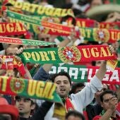 Aficionados de fútbol de la selección de Portugal