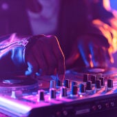 DJ en una discoteca