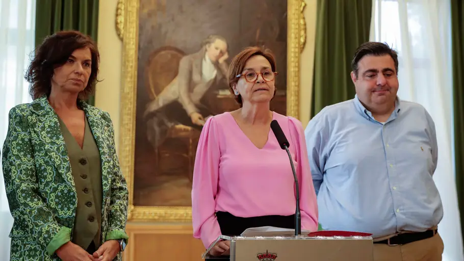 La alcaldesa de Gijón, Carmen Moriyón (Foro), en la rueda de prensa en la que ha informado de la expulsión de Vox del gobierno local La alcaldesa de Gijón, Carmen Moriyón (Foro), en la rueda de prensa en la que ha informado de la expulsión de Vox del gobierno local