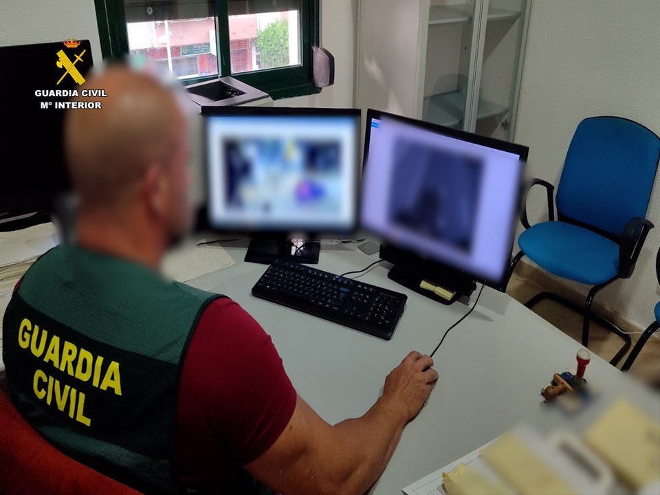 Detenidos dos hombres por una agresión sexual en Villajoyosa a una joven que volvía de fiesta Detenidos dos hombres por una agresión sexual en Villajoyosa a una joven que volvía de fiesta