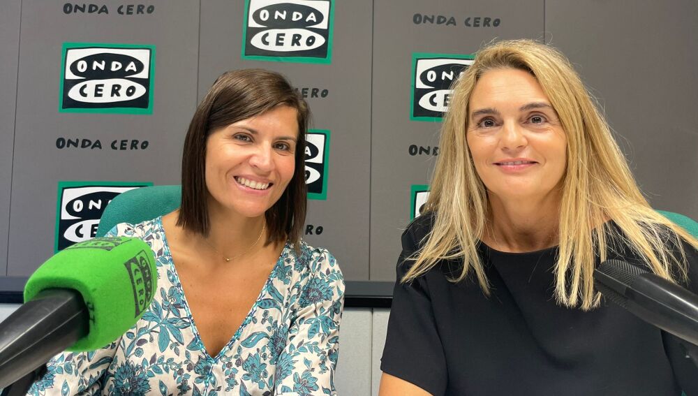 Las doctoras Sandra Ortega y Roser Batalla.