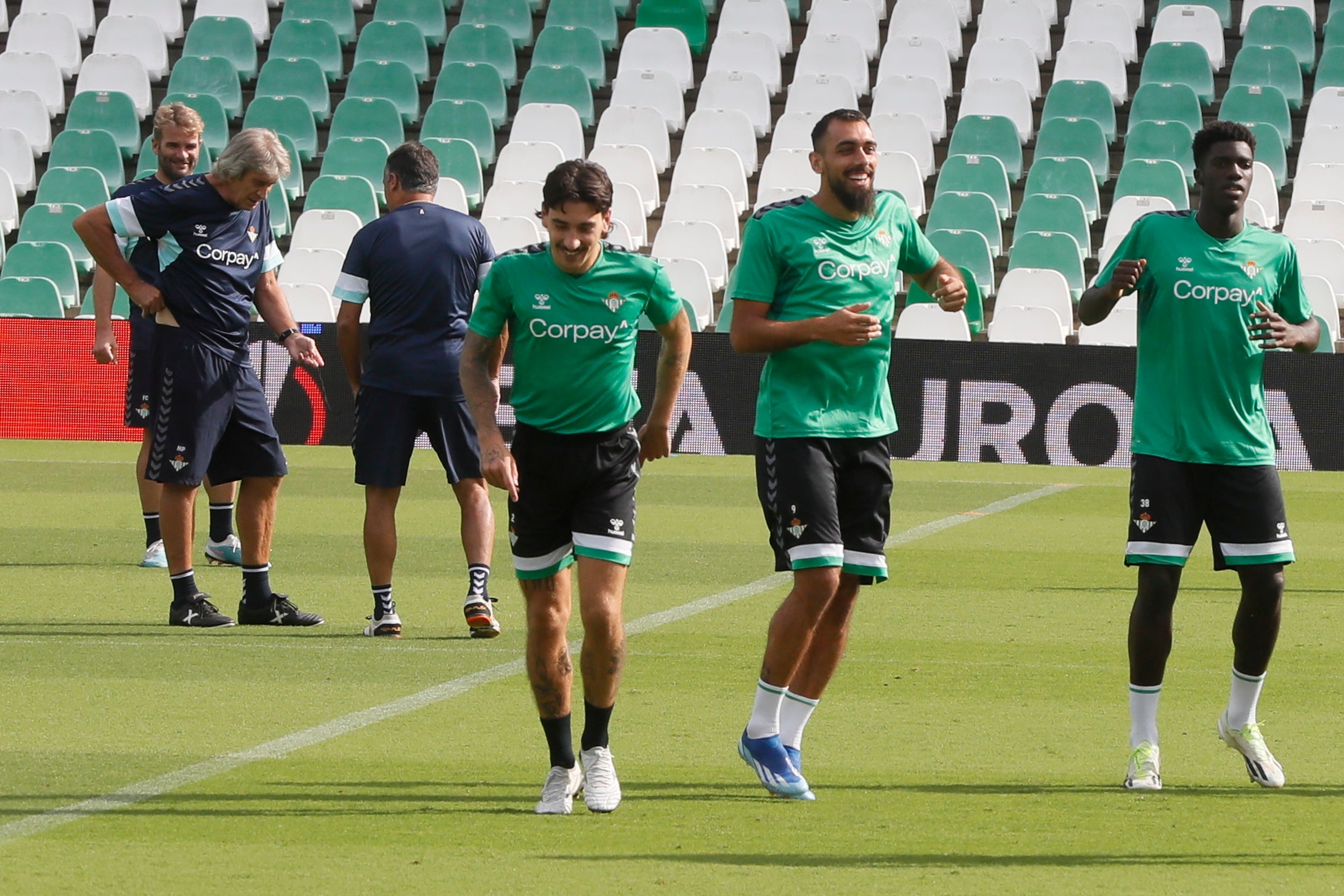 Betis y Sparta se citan en el Villamarín a 35 grados Betis y Sparta se citan en el Villamarín a 35 grados