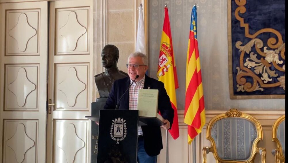 Lectura en el Salón Azul del Ayuntamiento de Tirant lo Blanc