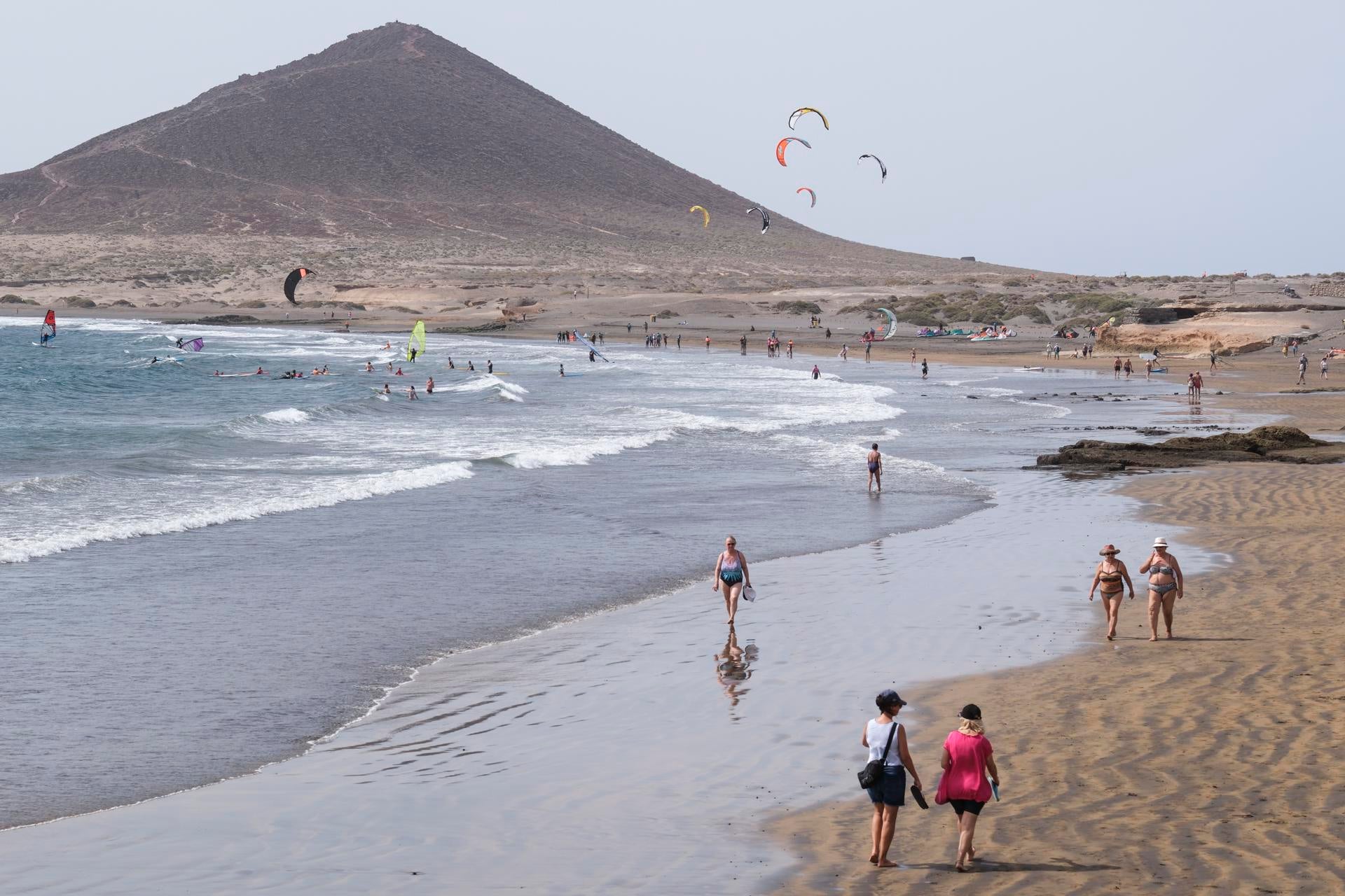 Hasta cuándo durará la ola de calor en Canarias: la Aemet activa la alerta naranja Hasta cuándo durará la ola de calor en Canarias: la Aemet activa la alerta naranja