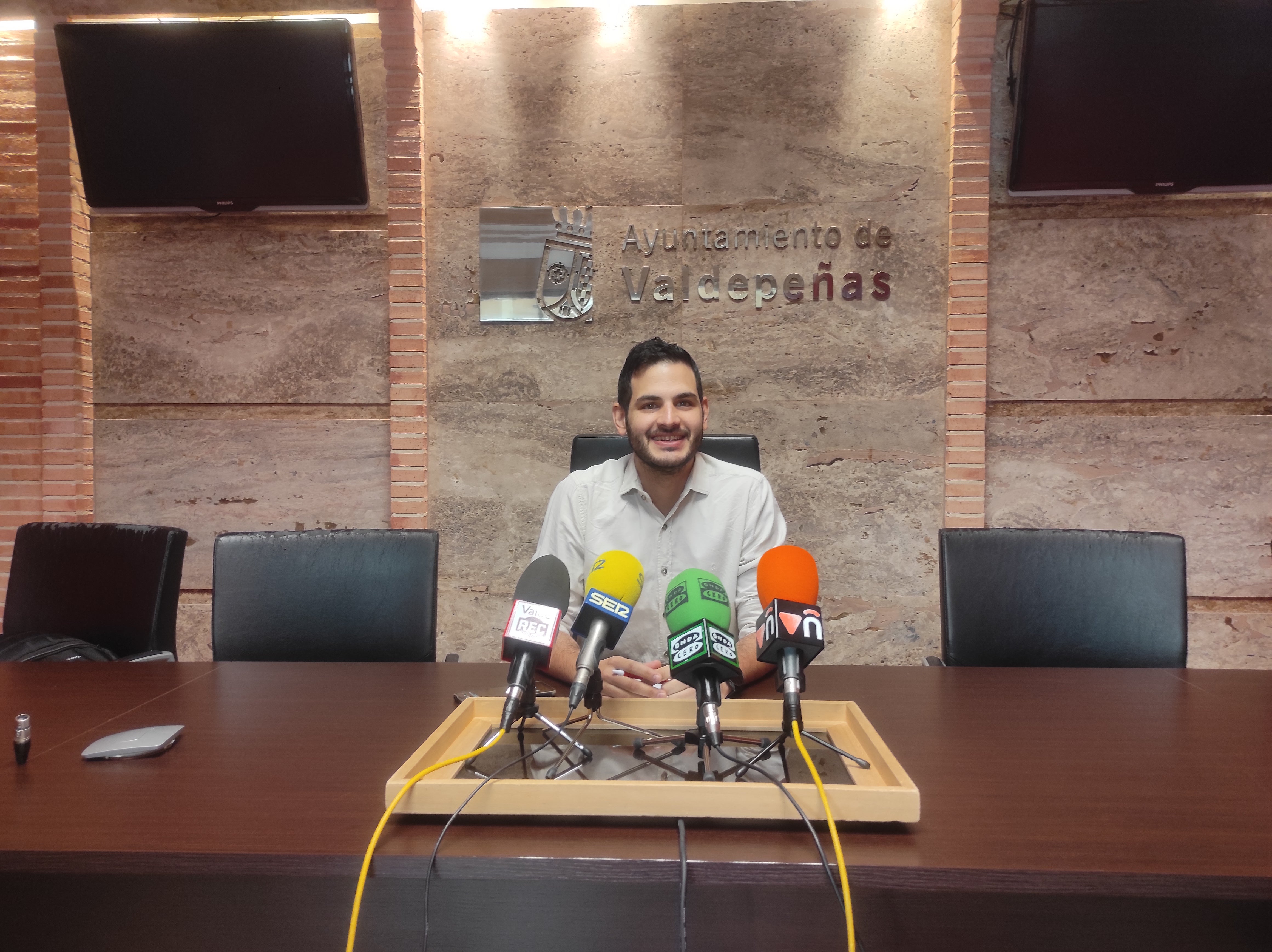 Unidas por Valdepeñas confirma que, por ahora, nadie ha contado con ellos para negociar los presupuestos municipales Unidas por Valdepeñas confirma que, por ahora, nadie ha contado con ellos para negociar los presupuestos municipales