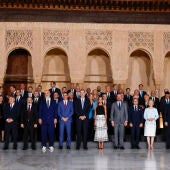 Los Reyes de España reciben a los mandatarios europeos en su visita al Patio de los Leones de la Alhambra dentro de la III Cumbre de la Comunidad Política Europea (CPE)