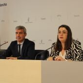 Álvaro Gutiérrez, delegado de la Junta y Nuria Cogolludo, delegada provincial de Igualdad