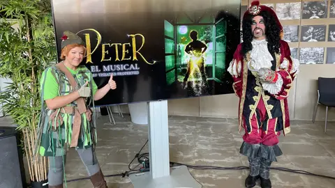 El Ambigú del teatro municipal de Torrevieja se presentó de mano de sus protagonistas "Peter" el musical Musical