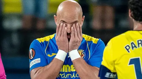 Reina, emocionado tras parar el penalti. Reina, emocionado tras parar el penalti.