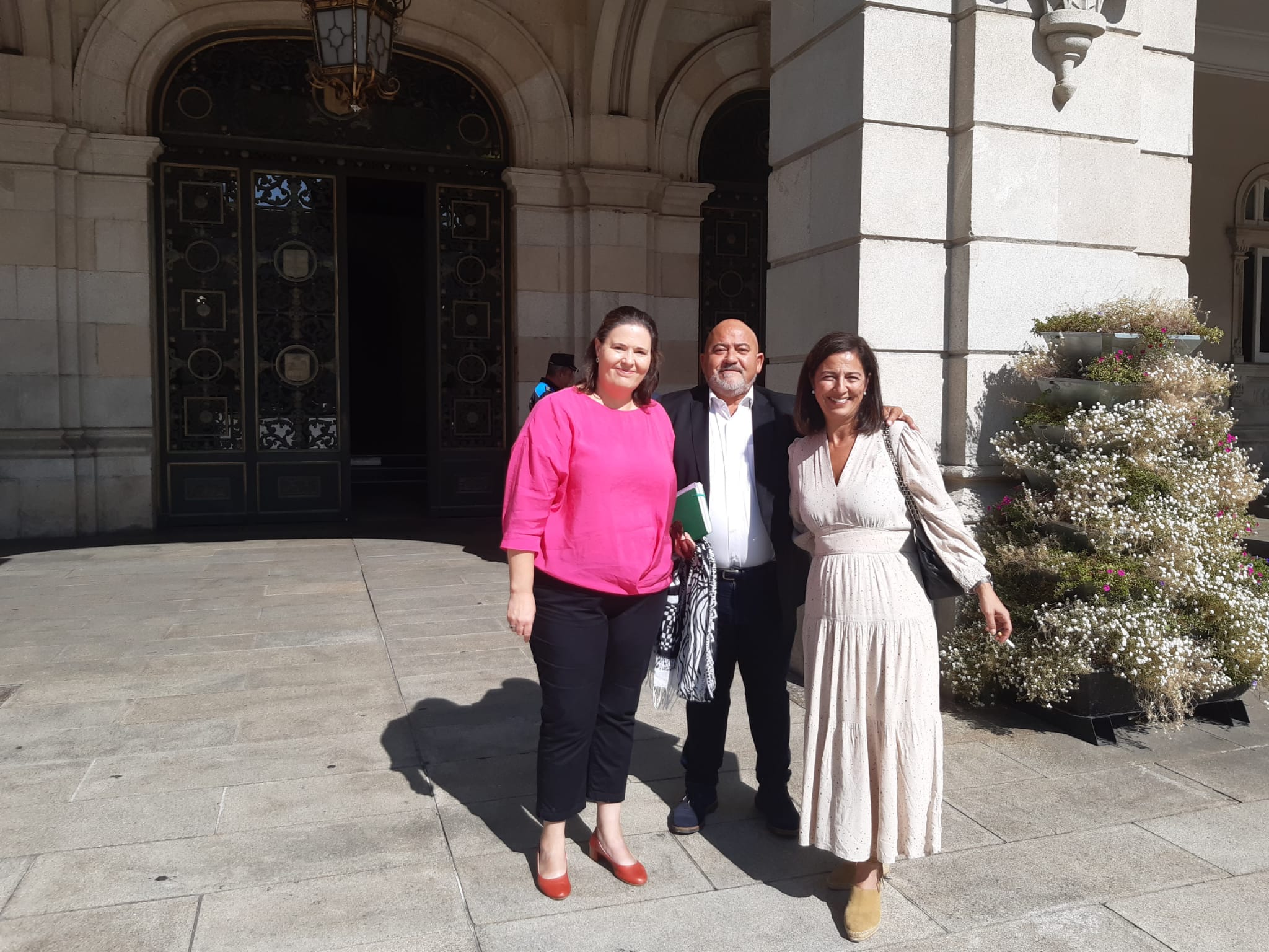 Santiso Miramontes: "Estamos trabajando en una rebaja hasta los 90 euros por tonelada de basura en el contrato transitorio con Nostián" Santiso Miramontes: "Estamos trabajando en una rebaja hasta los 90 euros por tonelada de basura en el contrato transitorio con Nostián"