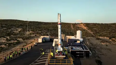 El cohete MIURA 1 de la empresa PLD Space de Elche en la plataforma de lanzamiento de Huelva. El cohete MIURA 1 de la empresa PLD Space de Elche en la plataforma de lanzamiento de Huelva.