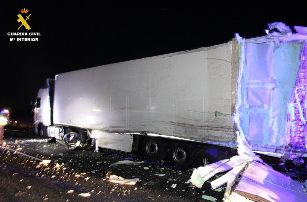 Detienen al conductor de un camión por un delito de homicidio imprudente tras un accidente en Argamasilla de Alba Detienen al conductor de un camión por un delito de homicidio imprudente tras un accidente en Argamasilla de Alba