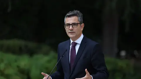 El ministro de Presidencia, Félix Bolaños, durante una rueda de prensa Bolaños, sobre la amnistía: "La propuesta de Sumar es la de ellos, no la del PSOE"