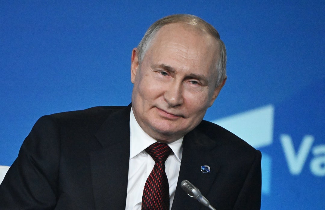 Putin dice que el avión de Prigozhin no fue derribado y que en él hallaron restos de granadas Putin dice que el avión de Prigozhin no fue derribado y que en él hallaron restos de granadas