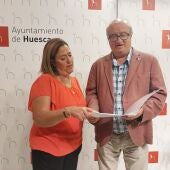 Rosa Gerbás y José María Romance analizan las propuestas del PSOE para las ordenanzas.