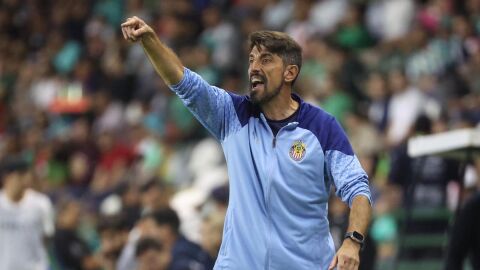 Paunovic valora rechazar la oferta de la UD Almería