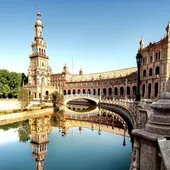 Imagen de archivo de la Plaza de España, Sevilla. Imagen de archivo de la Plaza de España, Sevilla.