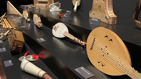 El Museo Arqueológico de Badajoz expone instrumentos musicales de la corte de Alfonso X El Museo Arqueológico de Badajoz expone instrumentos musicales de la corte de Alfonso X