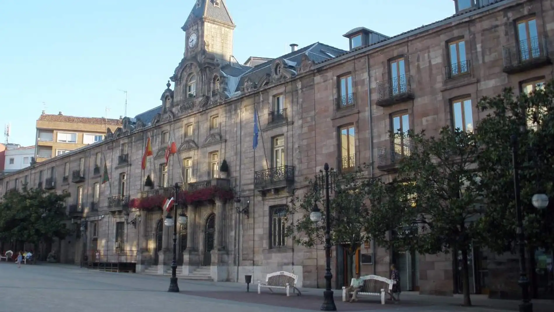 Exterior del Palacio Municipal en el Bulevar Demetrio Herrero